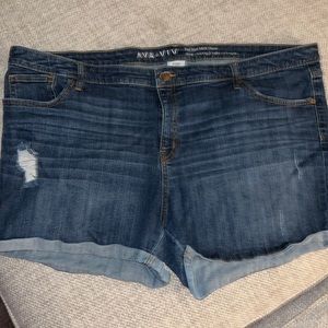 Cute mid rise jean shorts
